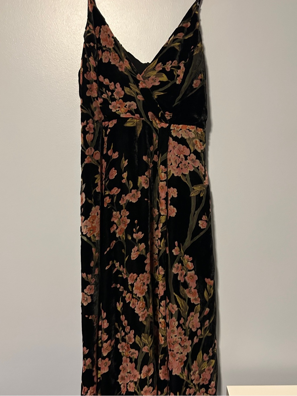 Eri + ali Floral Velvet Midi Dress in Black with Pink Blossoms